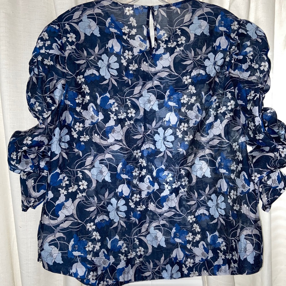 H&M Blouse - Picture 3 of 3